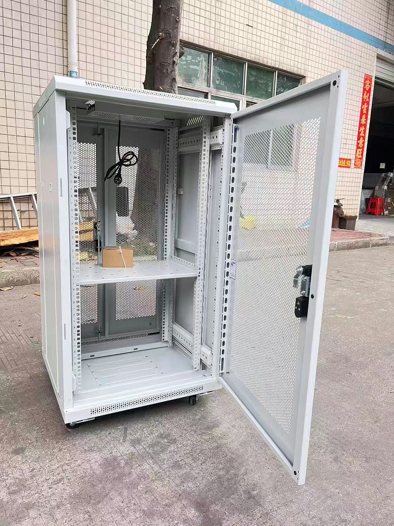 白色網絡機柜精致出貨