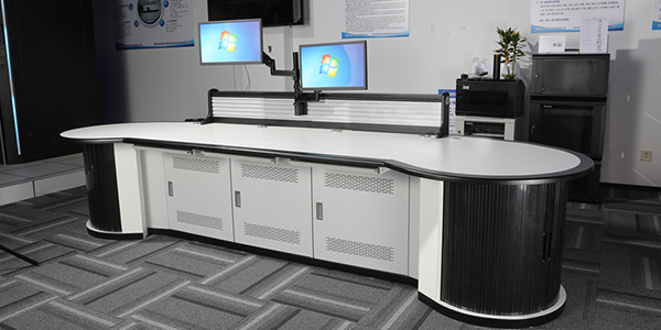 監控操作臺使用方法與維護技巧